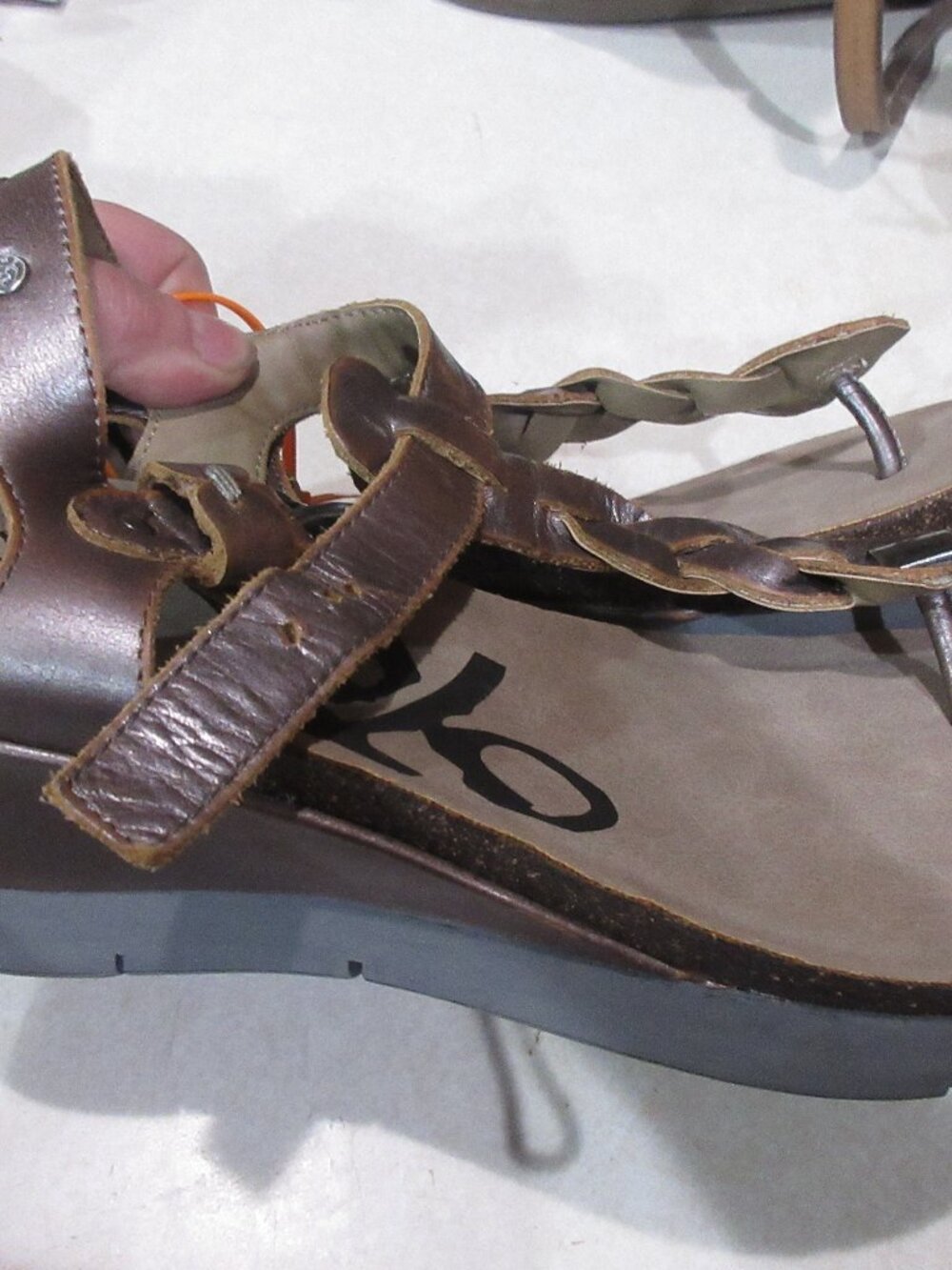 OTBT graceville leather wedge metallic strap sandals 7.5 m toe